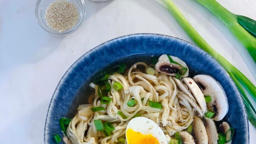 Ramen avec la carcasse d’un poulet • Leslie en Cuisine