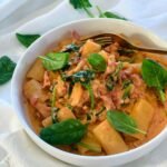 Rigatoni, tomates, mascarpone, épinards et lardons • Leslie en Cuisine