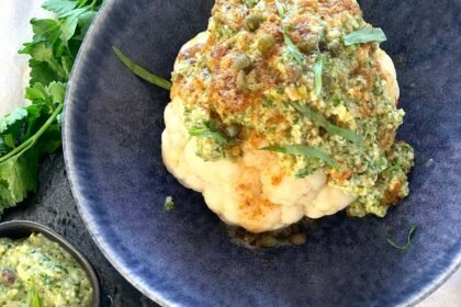 Chou-fleur entier, sauce à l'oeuf • Leslie en Cuisine